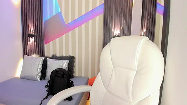 emily layton online show from 11/13/25, 03:22