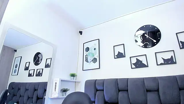 Snapshot of Alison_Chan_ chatting on 02/27/25, 08:31 Alison Chan online show from 02/27/25, 08:31