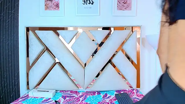 Snapshot of Alison_Chan_ chatting on 10/16/25, 02:07 Alison Chan online show from 10/16/25, 02:07