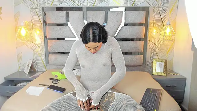 Alison Chan  online show from 03/15/26, 08:04