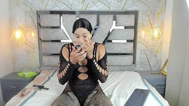 Alison Chan  online show from 04/15/26, 08:42