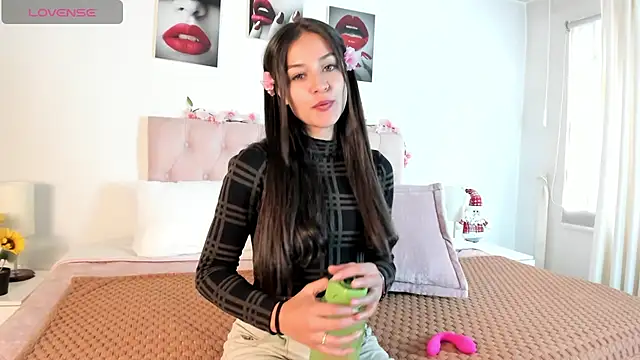 Snapshot of _Abby_23_ chatting on 12/15/24, 05:10 Abby 23 online show from 12/15/24, 05:10