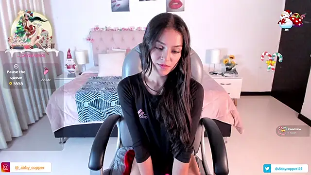 Snapshot of _Abby_23_ chatting on 12/28/24, 01:17 Abby 23 online show from 12/28/24, 01:17