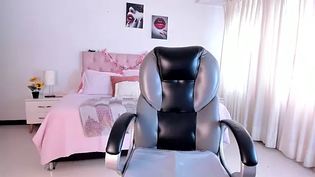 Snapshot of _Abby_23_ chatting on 03/02/25, 04:21 Abby 23 online show from 03/02/25, 04:21