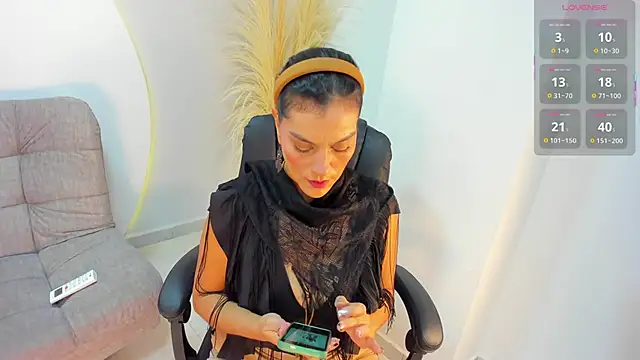 Ada Monroe10 online show from 10/22/25, 01:33