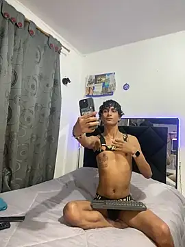 derreck models online show from 02/13/26, 02:40