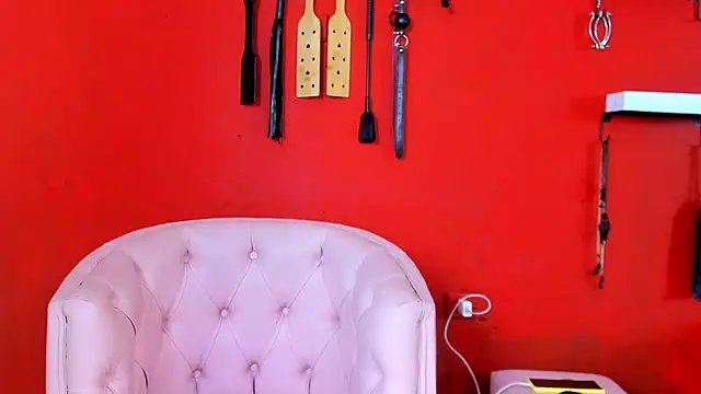 Snapshot of MIA_SOPHIA1 chatting on 12/12/24, 04:37 MIA SOPHIA1 online show from 12/12/24, 04:37