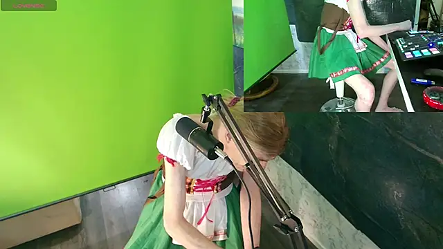 Snapshot of Doggyray44 chatting on 12/19/24, 10:21 Doggyray44 online show from 12/19/24, 10:21