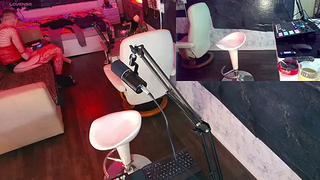 Snapshot of Doggyray44 chatting on 12/21/24, 01:10 Doggyray44 online show from 12/21/24, 01:10