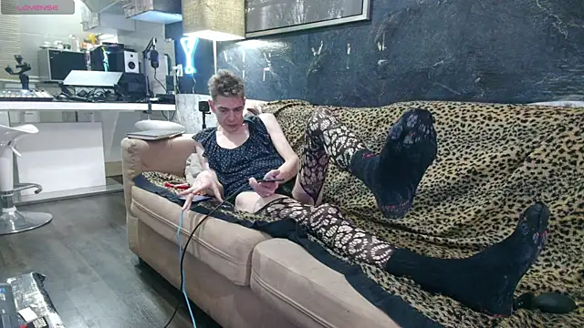 Snapshot of Doggyray44 chatting on 01/23/25, 01:51 Doggyray44 online show from 01/23/25, 01:51