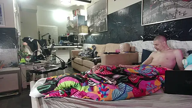 Snapshot of Doggyray44 chatting on 03/23/25, 03:10 Doggyray44 online show from 03/23/25, 03:10