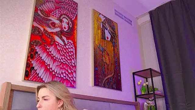 LiliBanger online show from 12/21/25, 04:19