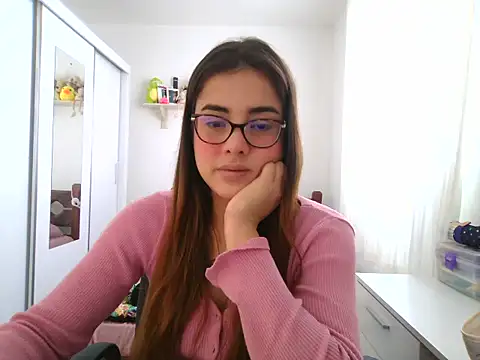 Snapshot of maliamiller chatting on 07/07/26, 04:22 maliamiller online show from 07/07/26, 04:22