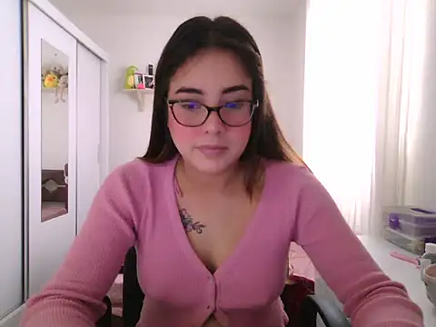 Snapshot of maliamiller chatting on 07/11/26, 03:04 maliamiller online show from 07/11/26, 03:04