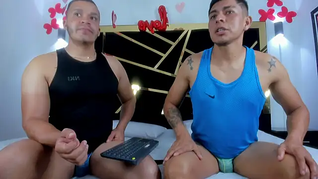 Snapshot of AndyandFran chatting on 03/01/25, 03:43 AndyandFran online show from 03/01/25, 03:43