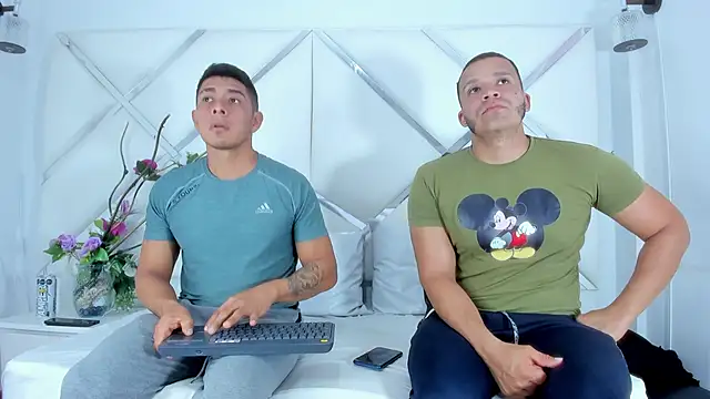 Snapshot of AndyandFran chatting on 03/16/25, 12:56 AndyandFran online show from 03/16/25, 12:56