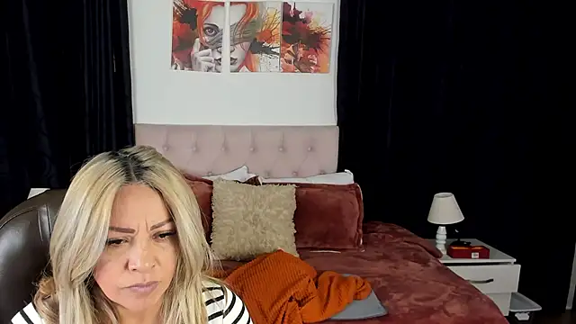 Snapshot of Sam_and_molly_ chatting on 01/21/25, 06:45 Sam and molly online show from 01/21/25, 06:45