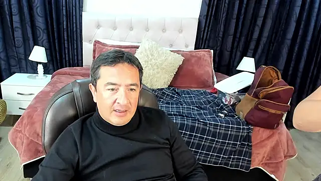 Snapshot of Sam_and_molly_ chatting on 01/23/25, 07:18 Sam and molly online show from 01/23/25, 07:18