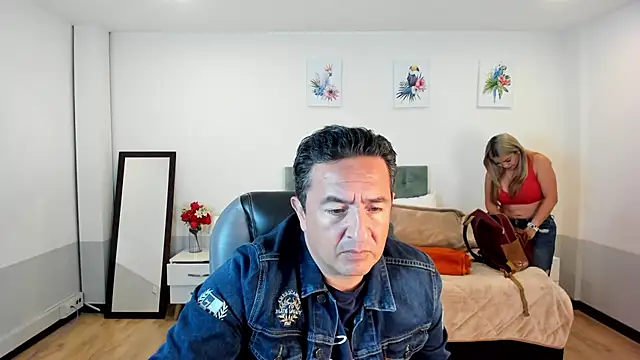 Snapshot of Sam_and_molly_ chatting on 01/25/25, 07:49 Sam and molly online show from 01/25/25, 07:49