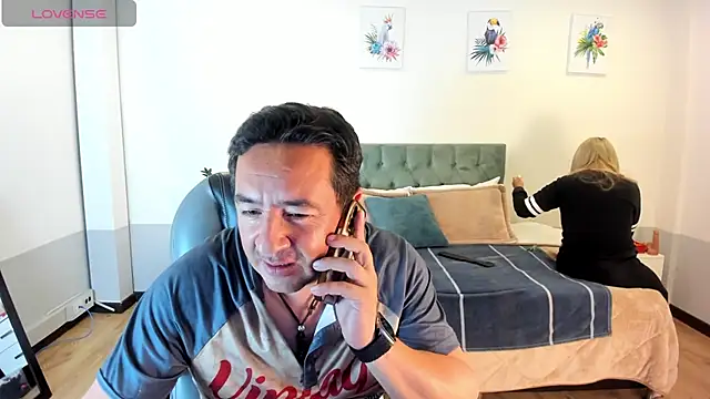 Snapshot of Sam_and_molly_ chatting on 02/02/25, 07:25 Sam and molly online show from 02/02/25, 07:25