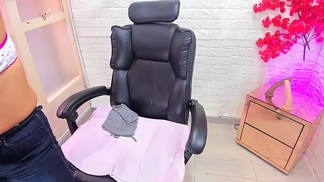 Snapshot of Aisha_09 chatting on 03/12/26, 03:51 Aisha 09 online show from 03/12/26, 03:51