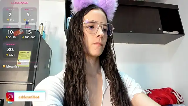  ashleymiller online show from 12/05/25, 07:10