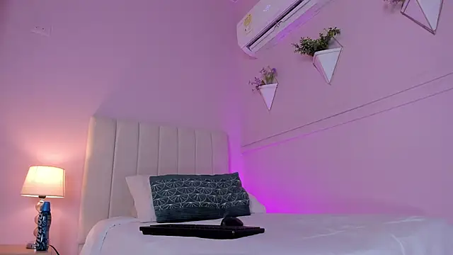  bianca 18 online show from 02/13/25, 08:45