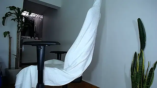 diamond black00 online show from 02/09/25, 08:56