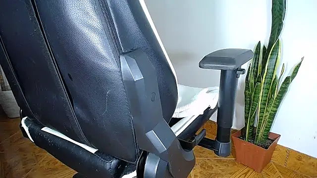 diamond black00 online show from 03/19/25, 12:04