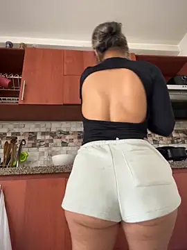 Snapshot of doll_celeste20 chatting on 09/25/25, 05:05 doll celeste20 online show from 09/25/25, 05:05