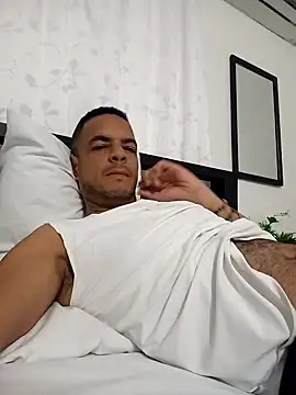 Snapshot of latinmartin73 chatting on 01/17/25, 03:23 latinmartin73 online show from 01/17/25, 03:23