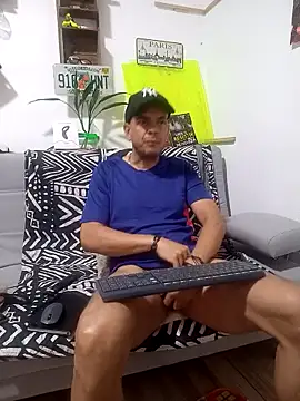 Snapshot of latinmartin73 chatting on 09/13/25, 12:27 latinmartin73 online show from 09/13/25, 12:27