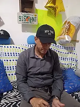 Snapshot of latinmartin73 chatting on 10/08/25, 12:41 latinmartin73 online show from 10/08/25, 12:41