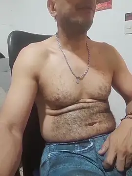 Snapshot of latinmartin73 chatting on 11/26/25, 03:46 latinmartin73 online show from 11/26/25, 03:46