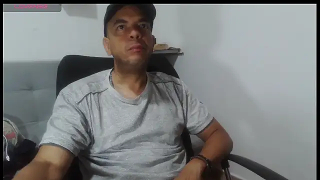 latinmartin73 online show from 04/19/26, 05:18