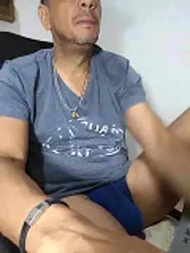 Snapshot of latinmartin73 chatting on 06/08/26, 03:23 latinmartin73 online show from 06/08/26, 03:23