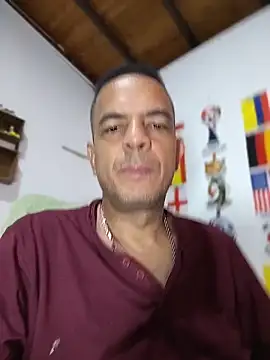 Snapshot of latinmartin73 chatting on 07/01/26, 12:56 latinmartin73 online show from 07/01/26, 12:56