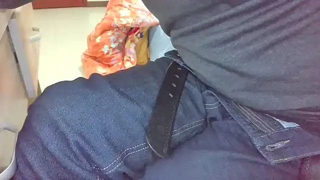 huzi518 online show from 03/18/25, 09:53