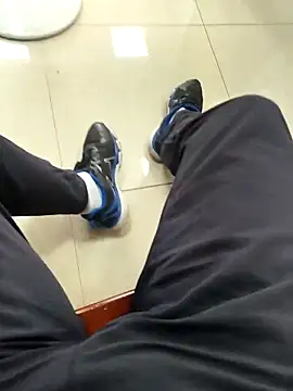 huzi518 online show from 09/18/25, 07:21