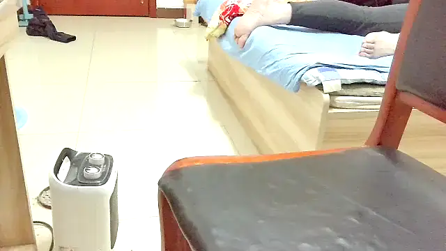 huzi518 online show from 11/02/25, 11:56