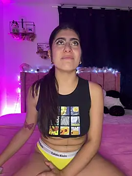 Snapshot of miakhalifaaa_ chatting on 01/01/25, 01:15 miakhalifaaa online show from 01/01/25, 01:15