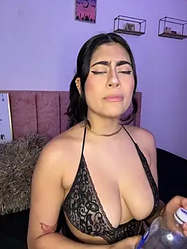 Snapshot of miakhalifaaa_ chatting on 10/10/25, 09:47 miakhalifaaa online show from 10/10/25, 09:47