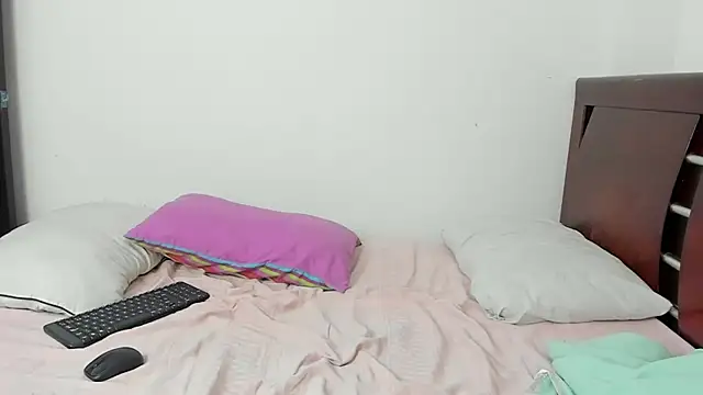 Snapshot of ashvsterry chatting on 12/15/24, 06:18 ashvsterry online show from 12/15/24, 06:18