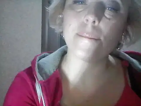 Snapshot of SweetCandy356 chatting on 03/15/25, 06:43 SweetCandy356 online show from 03/15/25, 06:43