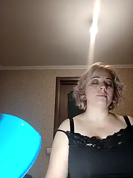 Snapshot of SweetCandy356 chatting on 11/22/25, 05:34 SweetCandy356 online show from 11/22/25, 05:34