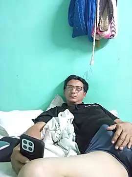 Andresguz35 online show from 02/10/26, 06:06