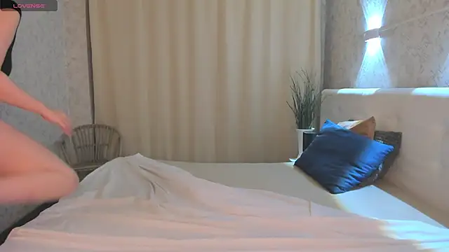 Emma  Leee online show from 03/11/26, 01:11