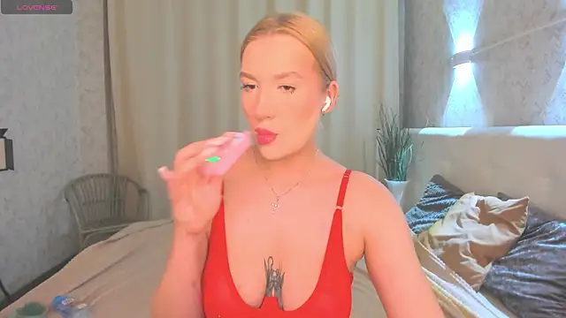 Emma  Leee online show from 03/18/26, 01:09