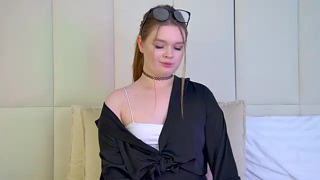 CrystalLyons online show from 03/04/25, 01:06