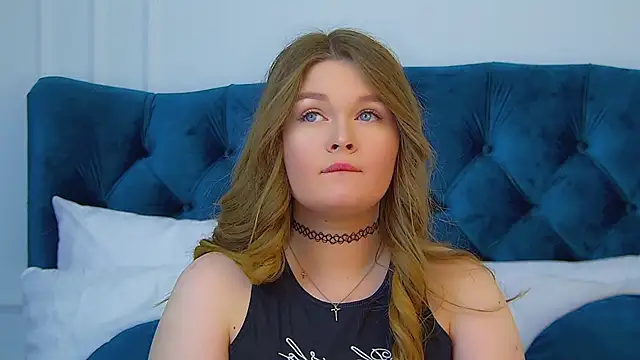 CrystalLyons online show from 10/13/25, 06:08